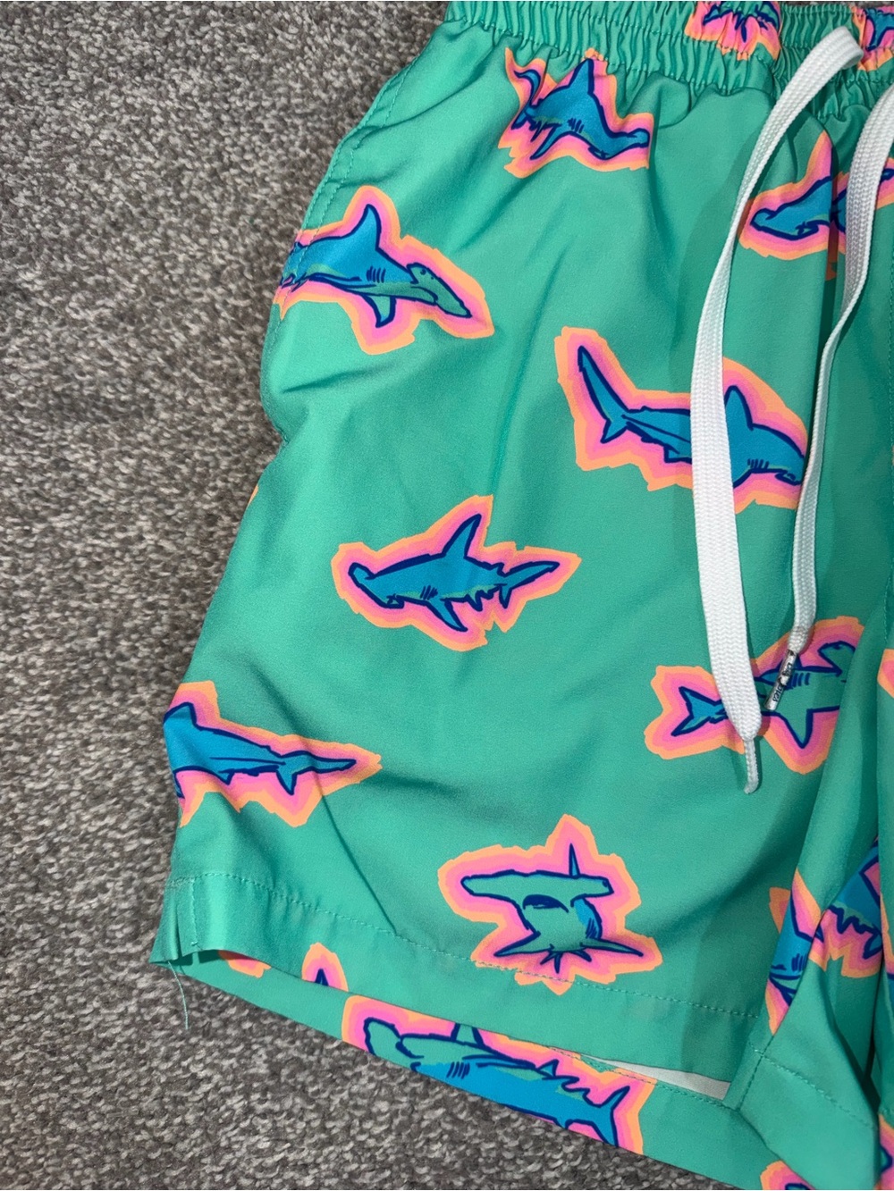 Chubbies 5.5" The Apex Swimmers
Swim Trunks Hammerhead Shark Print Swim Trunks - Picture 5 of 13